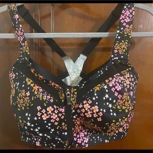 VS Knockout Ultra Max Sports Bra Bundle